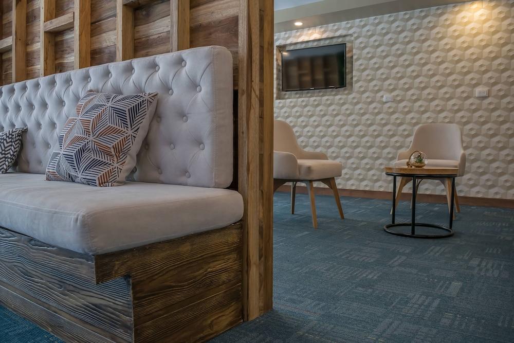 ארמניה Hotel Montes De La Castellana מראה חיצוני תמונה