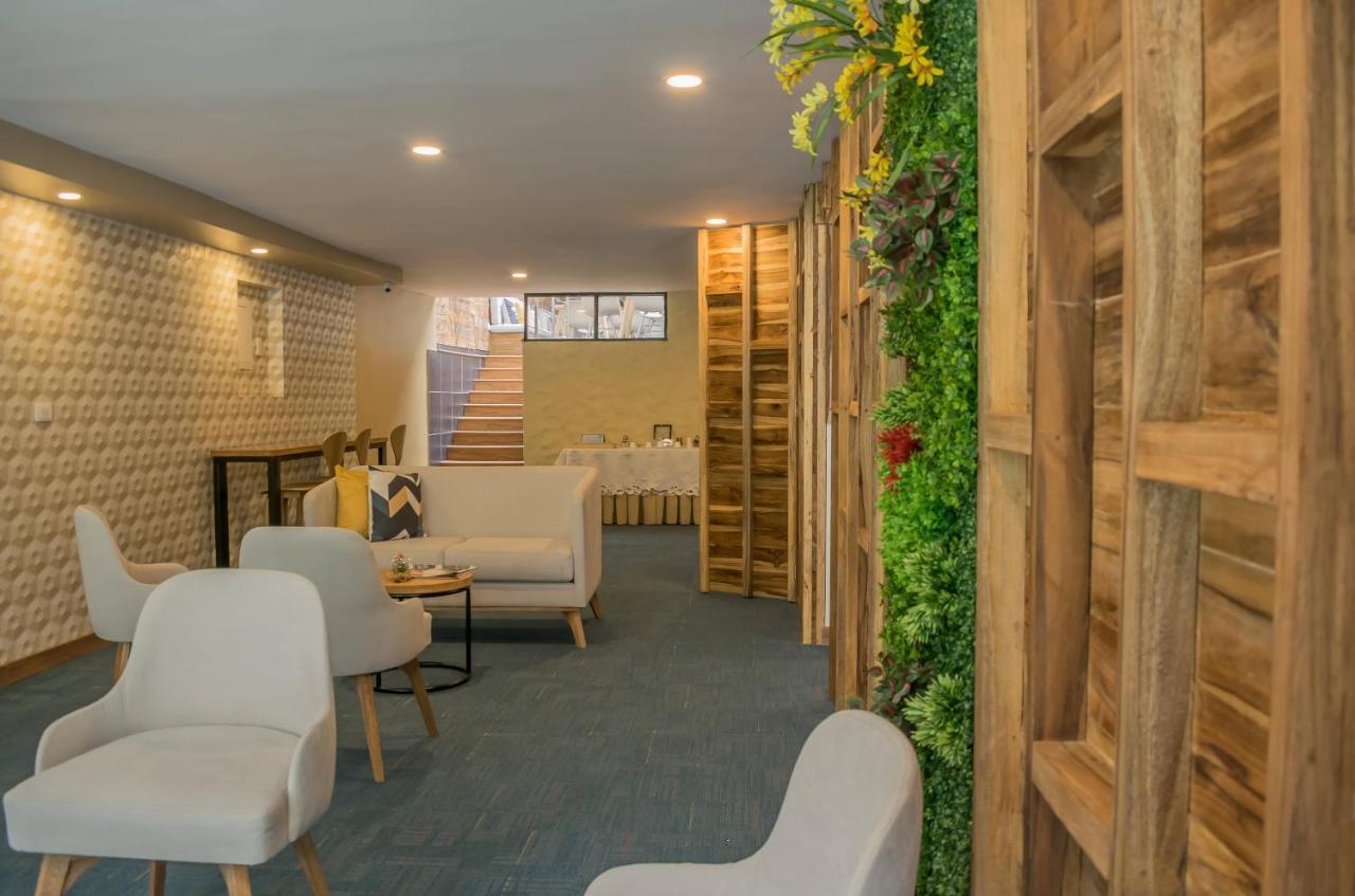 ארמניה Hotel Montes De La Castellana מראה חיצוני תמונה